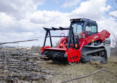 CHARGEUR COMPACT TAKEUCHI TL12V2 AVEC BROYEURS FORESTIERS