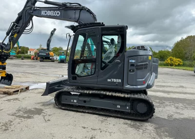 pelle KOBELCO SK75-7 Bouaye